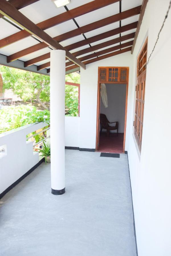 Tharaka Homestay Weligama Buitenkant foto