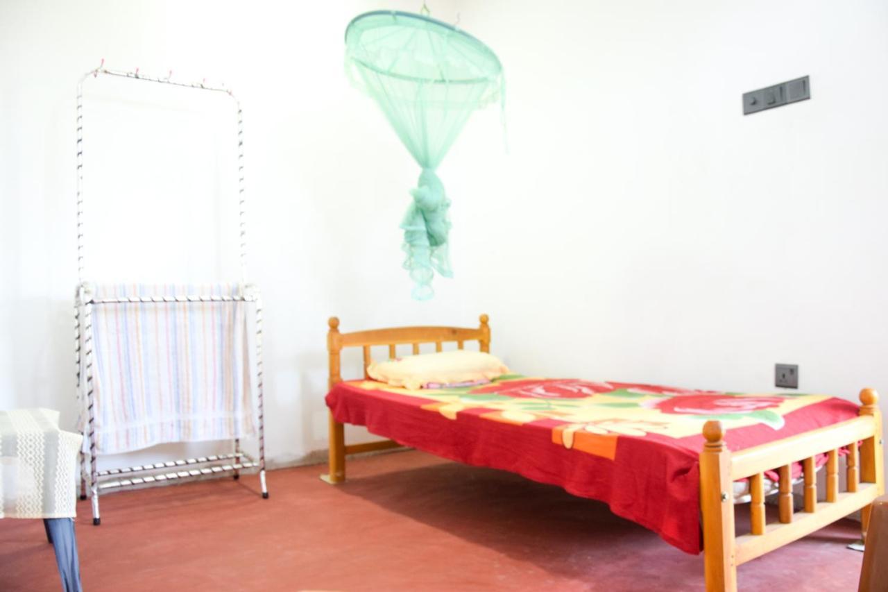 Tharaka Homestay Weligama Buitenkant foto