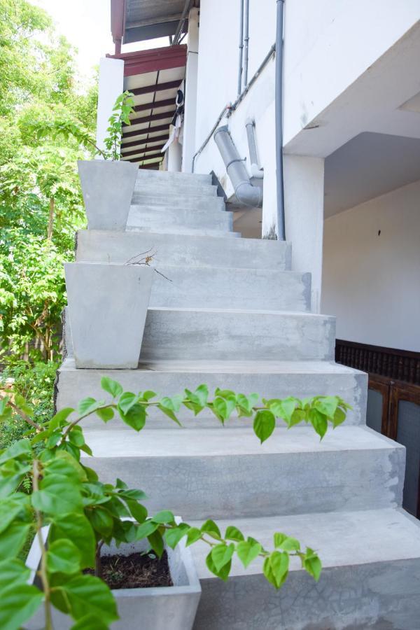 Tharaka Homestay Weligama Buitenkant foto