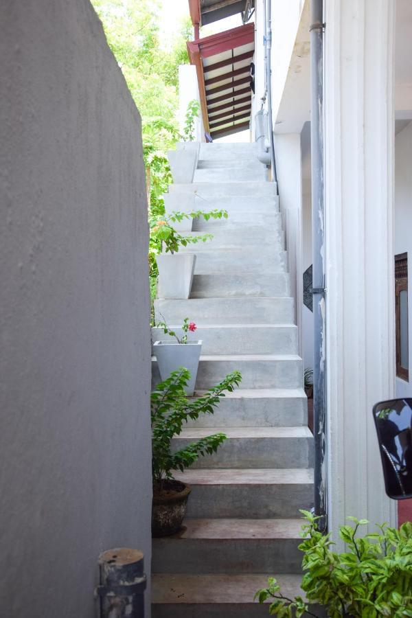 Tharaka Homestay Weligama Buitenkant foto