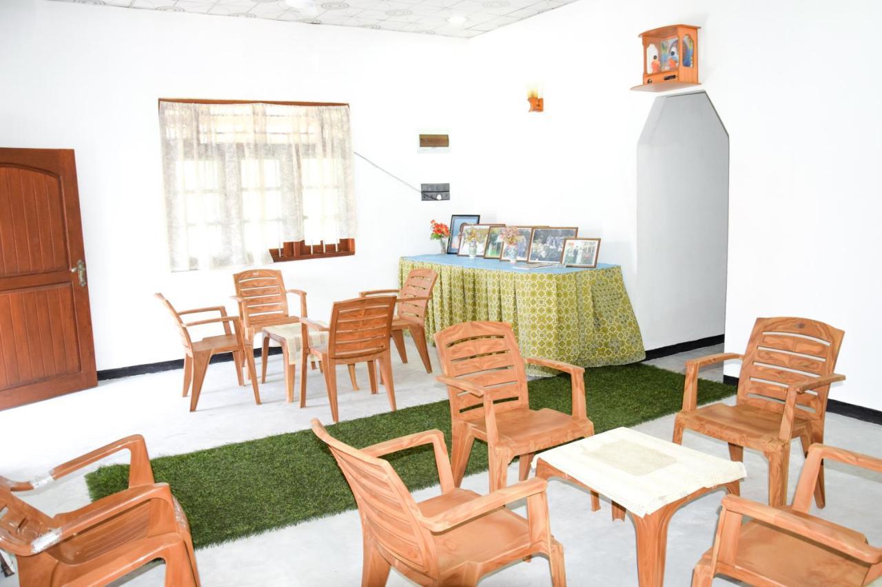 Tharaka Homestay Weligama Buitenkant foto